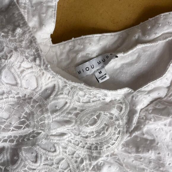 Miou Muse white, embroidered, square-neck detailed blouse size M - Picture 4 of 7